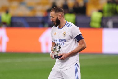 KYIV, UKRAINE - 19 Ekim 2021: Karim Benzema (yardımcı kaptan). UEFA Şampiyonlar Ligi karşılaşması FC Shakhtar Donetsk - FC Real Madrid