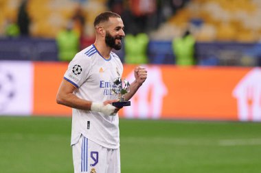 KYIV, UKRAINE - 19 Ekim 2021: Karim Benzema (yardımcı kaptan). UEFA Şampiyonlar Ligi karşılaşması FC Shakhtar Donetsk - FC Real Madrid
