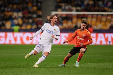 KYIV, UKRAINE - 19 Ekim 2021: Luka Modriç. UEFA Şampiyonlar Ligi karşılaşması FC Shakhtar Donetsk - FC Real Madrid