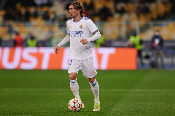 KYIV, UKRAINE - 19 Ekim 2021: Luka Modriç. UEFA Şampiyonlar Ligi karşılaşması FC Shakhtar Donetsk - FC Real Madrid