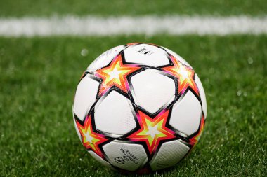 KYIV, UKRAINE - 27 Ekim 2020: 21 / 22 sezonunun UEFA Şampiyonlar Ligi resmi maç topu 