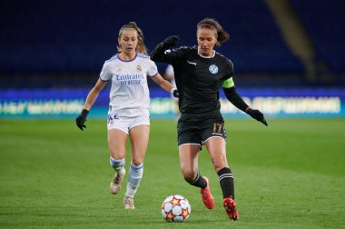 KHARKIV, UKRAINE - 6 Ekim 2021 Daryna Apanaschenko. FC Kharkiv ile FC Real Madrid arasındaki UEFA Kadınlar Şampiyonlar Ligi karşılaşması