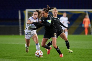 KHARKIV, UKRAINE - 6 Ekim 2021 Daryna Apanaschenko. FC Kharkiv ile FC Real Madrid arasındaki UEFA Kadınlar Şampiyonlar Ligi karşılaşması