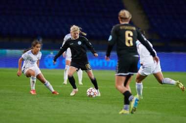 KHARKIV, UKRAINE - 6 Ekim 2021: FC Kharkiv - FC Real Madrid arasındaki UEFA Kadınlar Şampiyonlar Ligi maçı