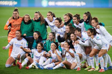 KHARKIV, UKRAINE - 6 Ekim 2021: kazananların Duygusallığı. FC Kharkiv ile FC Real Madrid arasındaki UEFA Kadınlar Şampiyonlar Ligi karşılaşması