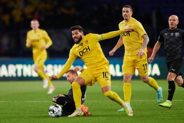 KHARKIV, UKRAINE - 1 Kasım 2021: Ukrayna PFL FC Metal Alianlara karşı futbol maçı