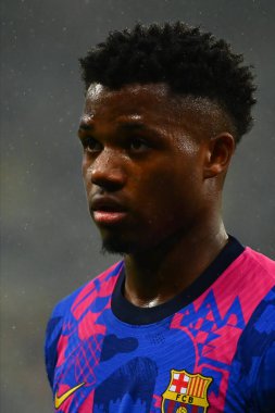 KYIV, UKRAINE - 2 Kasım 2021: Ansu Fati (10). UEFA Şampiyonlar Ligi FC Dinamo Kyiv, FC Barcelona 'ya karşı.