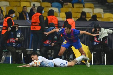 KYIV, UKRAINE - 2 Kasım 2021: UEFA Şampiyonlar Ligi FC Dinamo Kyiv - FC Barcelona