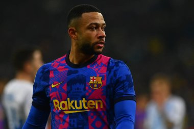 KYIV, UKRAINE - 2 Kasım 2021: Memphis Depay (9). UEFA Şampiyonlar Ligi FC Dinamo Kyiv, FC Barcelona 'ya karşı.