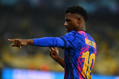KYIV, UKRAINE - 2 Kasım 2021: Ansu Fati (10). UEFA Şampiyonlar Ligi FC Dinamo Kyiv, FC Barcelona 'ya karşı.