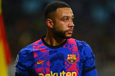 KYIV, UKRAINE - 2 Kasım 2021: Memphis Depay (9). UEFA Şampiyonlar Ligi FC Dinamo Kyiv, FC Barcelona 'ya karşı.