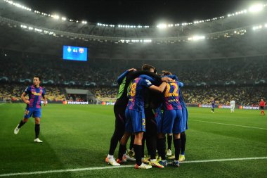 KYIV, UKRAINE - 2 Kasım 2021: UEFA Şampiyonlar Ligi FC Dinamo Kyiv - FC Barcelona