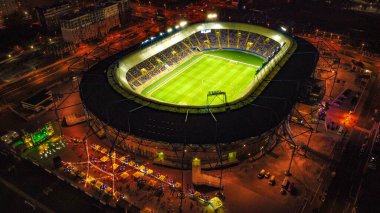 KHARKIV, UKRAINE - 24 Ekim 2021: Metalist stadyum gece ışıkları 