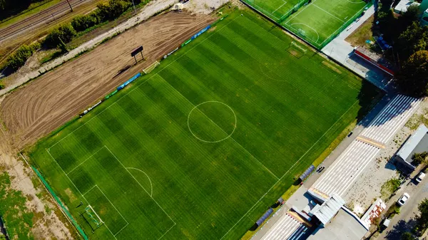 Vista Aérea Campo Fútbol Vacío Ciudad Con Ferrocarril Concepto Viaje —  Fotos de Stock