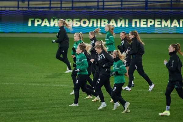 Kharkiv Ukraine 2021年11月8日 試合前トレーニングWfcブリダブリーク試合前女子チャンピオンズリーグ対Wfcハリコフ — ストック写真