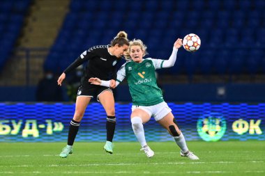 KHARKIV, UKRAINE - 8 Kasım 2021: Bayanlar Şampiyonlar Ligi WFC Kharkiv-WFC Breidablik maçı 