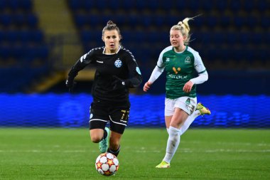 KHARKIV, UKRAINE - 9 Kasım 2021 Olha Ovdiychuk. Bayanlar Şampiyonlar Ligi WFC Kharkiv WFC Breidablik 'e karşı 