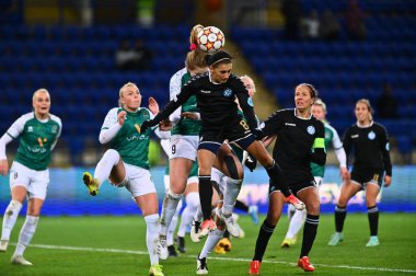 KHARKIV, UKRAINE - 9 Kasım 2021: Bayanlar Şampiyonlar Ligi WFC Kharkiv-WFC Breidablik maçı 