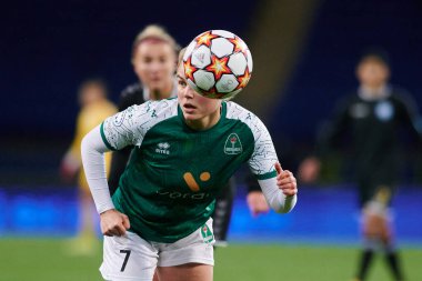 KHARKIV, UKRAINE - 9 Kasım 2021: Agla Mary Albertsdottir Bayanlar Şampiyonlar Ligi WFC Kharkiv - WFC Breidablik 