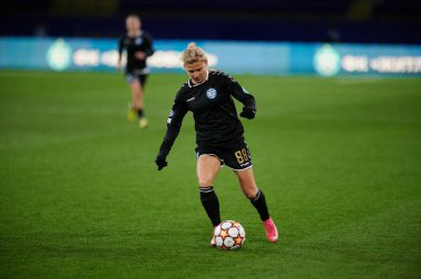 KHARKIV, UKRAINE - 9 Kasım 2021: Bayanlar Şampiyonlar Ligi WFC Kharkiv-WFC Breidablik maçında Ganna Voronina 