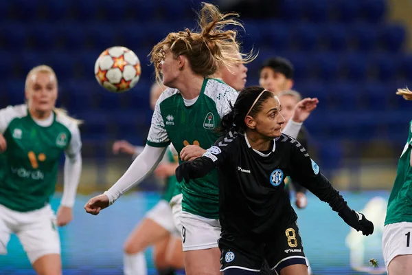 KHARKIV, UKRAINE - 9 Kasım 2021: Bayanlar Şampiyonlar Ligi WFC Kharkiv-WFC Breidablik maçı 