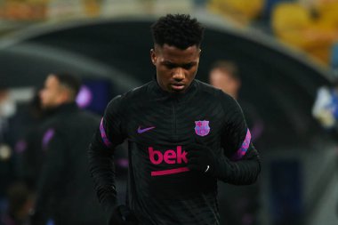 KYIV, UKRAINE - 2 Kasım 2021: Ansu Fati (10). UEFA Şampiyonlar Ligi FC Dinamo Kyiv, FC Barcelona 'ya karşı.