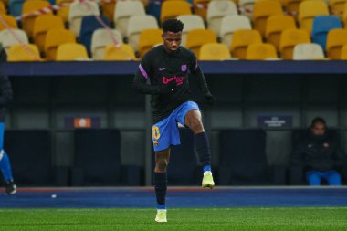 KYIV, UKRAINE - 2 Kasım 2021: Ansu Fati (10). UEFA Şampiyonlar Ligi FC Dinamo Kyiv, FC Barcelona 'ya karşı.