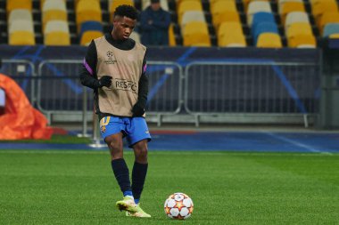 KYIV, UKRAINE - 2 Kasım 2021: Ansu Fati (10). UEFA Şampiyonlar Ligi FC Dinamo Kyiv, FC Barcelona 'ya karşı.