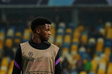 KYIV, UKRAINE - 2 Kasım 2021: Ansu Fati (10). UEFA Şampiyonlar Ligi FC Dinamo Kyiv, FC Barcelona 'ya karşı.