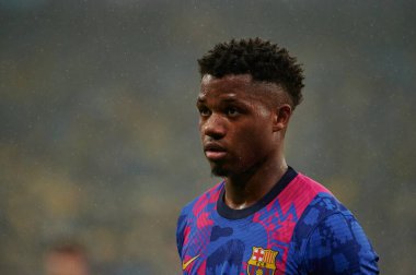 KYIV, UKRAINE - 2 Kasım 2021: Ansu Fati (10). UEFA Şampiyonlar Ligi FC Dinamo Kyiv, FC Barcelona 'ya karşı.