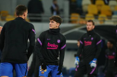 KYIV, UKRAINE - 2 Kasım 2021: Gavi (30). UEFA Şampiyonlar Ligi FC Dinamo Kyiv, FC Barcelona 'ya karşı.