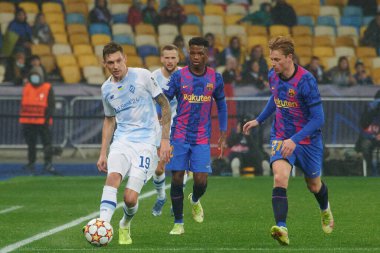 KYIV, UKRAINE - 2 Kasım 2021: UEFA Şampiyonlar Ligi FC Dinamo Kyiv - FC Barcelona