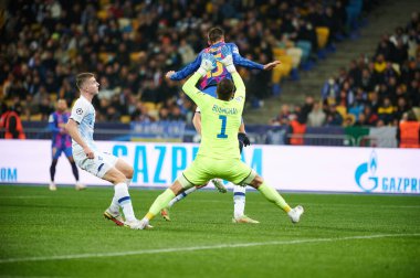 KYIV, UKRAINE - 2 Kasım 2021: UEFA Şampiyonlar Ligi FC Dinamo Kyiv - FC Barcelona