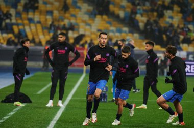 KYIV, UKRAINE - NOVEMBER 2, 2021: Sergio Busquets (kaptan) (5). UEFA Şampiyonlar Ligi FC Dinamo Kyiv, FC Barcelona 'ya karşı.