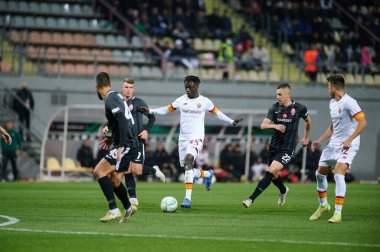 ZAPORIZHZHIA, UKRAINE - 28 Eylül 2021: Ebrima Darboe (55). UEFA Konferans Ligi FC Zorya Luhansk ile AC Romanları arasındaki karşılaşma
