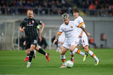 ZAPORIZHZHIA, UKRAINE - 28 Eylül 2021: Carles Perez, Sağ Kanat. UEFA Konferans Ligi FC Zorya Luhansk ile AC Romanları arasındaki karşılaşma