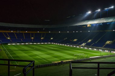 KHARKIV, UKRAINE - 4 Aralık 2021 Metalist Stadyum. Ukrayna Premiere Ligi FC Metalist-1925 Kharkiv FC Kolos Kovalivka 'ya karşı 