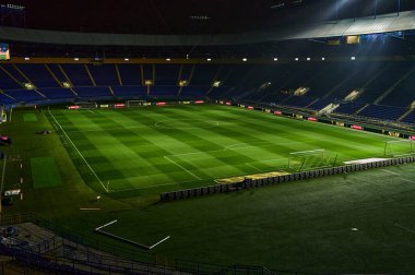 KHARKIV, UKRAINE - 4 Aralık 2021 Metalist Stadyum. Ukrayna Premiere Ligi FC Metalist-1925 Kharkiv FC Kolos Kovalivka 'ya karşı 