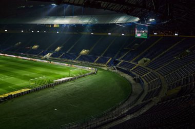 KHARKIV, UKRAINE - 4 Aralık 2021 Metalist Stadyum. Ukrayna Premiere Ligi FC Metalist-1925 Kharkiv FC Kolos Kovalivka 'ya karşı 