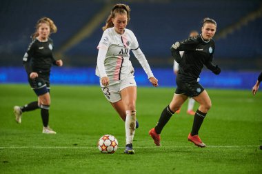 KHARKIV, UKRAINE - 8 Aralık 2021: UEFA Kadınlar Şampiyonlar Ligi Zhilstroi-1 - PSG. 