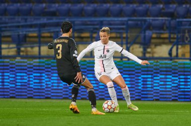KHARKIV, UKRAINE - 8 Aralık 2021: UEFA Kadınlar Şampiyonlar Ligi Zhilstroi-1 - PSG. 