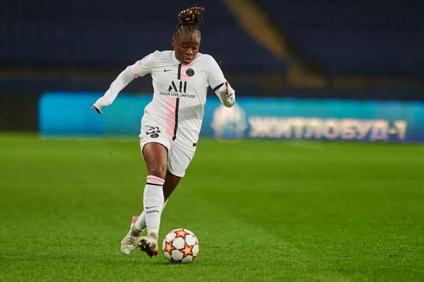 KHARKIV, UKRAINE - 8 Aralık 2021: UEFA Kadınlar Şampiyonlar Ligi Zhilstroi-1 - PSG. 