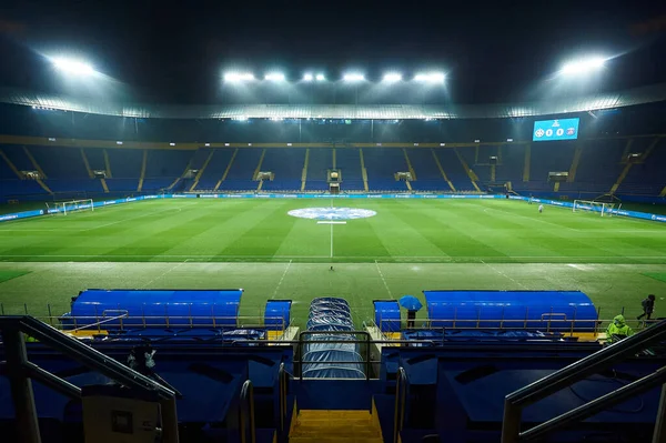 KHARKIV, UKRAINE - 8 Aralık 2021: UEFA Kadınlar Şampiyonlar Ligi Zhilstroi-1 - PSG maçından önce Metalist Stadyum. 