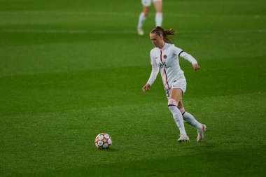 KHARKIV, UKRAINE 8 Aralık 2021 Jade Le Guilly. UEFA Kadınlar Ligi 'nin futbol maçı Zhilstroi-1 PSG' ye karşı.. 