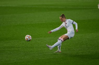 KHARKIV, UKRAINE 8 Aralık 2021 Jade Le Guilly. UEFA Kadınlar Ligi 'nin futbol maçı Zhilstroi-1 PSG' ye karşı.. 