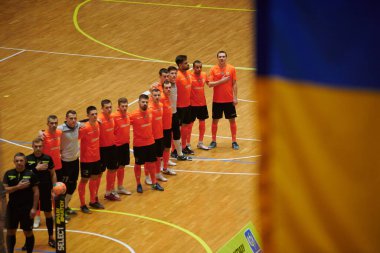 KHARKIV, UKRAINE - 11 Aralık 2021 Ukrayna ExtraLeague Viva Cup Monolit Donbass Energo Trading 'e karşı futsal maçı