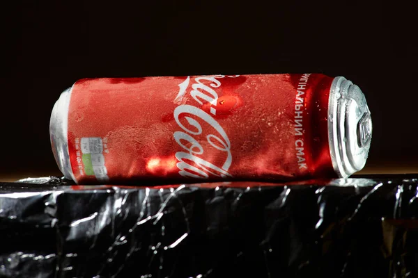 Kharkiv Ukraine December 2021 Burk Coca Cola Dryck Drycken Produceras — Stockfoto