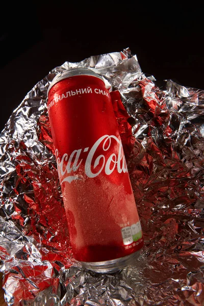 Kharkiv Ukraine December 2021 Burk Coca Cola Dryck Drycken Produceras — Stockfoto