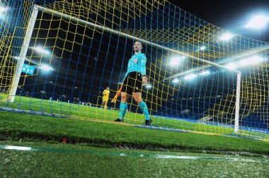 KHARKIV, UKRAINE - 8 Aralık 2021: UEFA Kadınlar Şampiyonlar Ligi Zhilstroi-1 - PSG maçının kapı görüntüsü. 