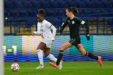 KHARKIV, UKRAINE 8 ARALIK 2021 Sandy Baltimore. UEFA Kadınlar Ligi 'nin futbol maçı Zhilstroi-1 PSG' ye karşı.. 